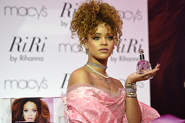 туалетная вода RIRI от Rihanna - один из лучших ароматов 1