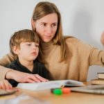 https://ru.freepik.com/free-photo/female-tutor-teaching-child-at-home-using-laptop_7871419.htm#fromView=search&page=1&position=4&uuid=6eb08d3b-a508-49b1-919b-4315857f63ad